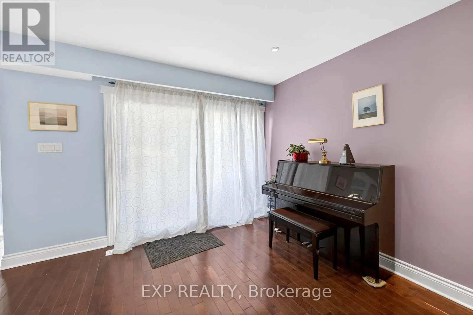 36 - 925 BAYLY STREET