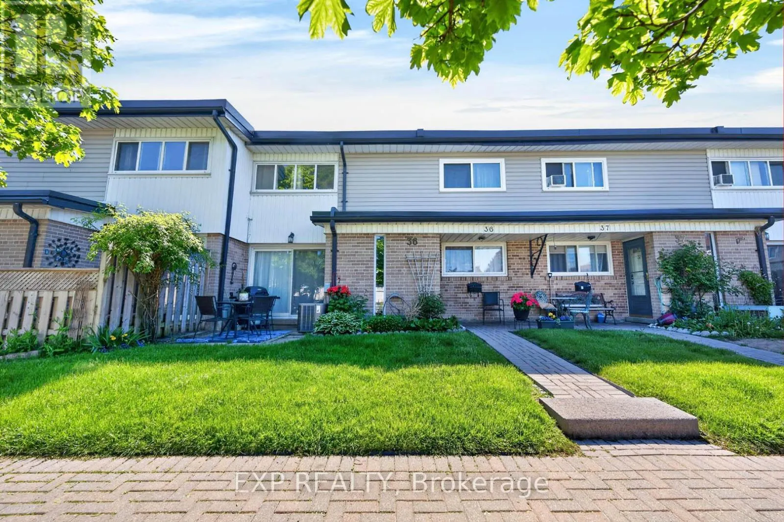 36 - 925 BAYLY STREET