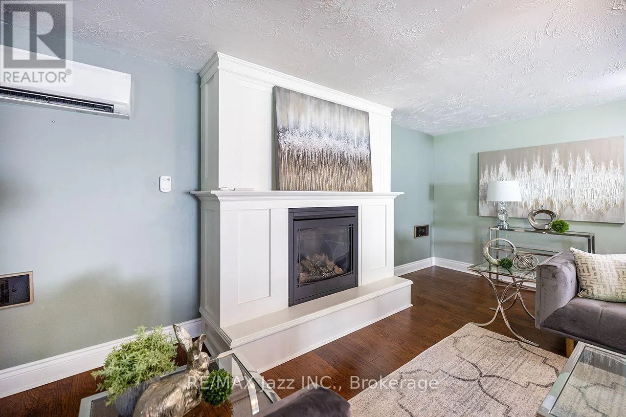 624 ROSELAWN AVENUE