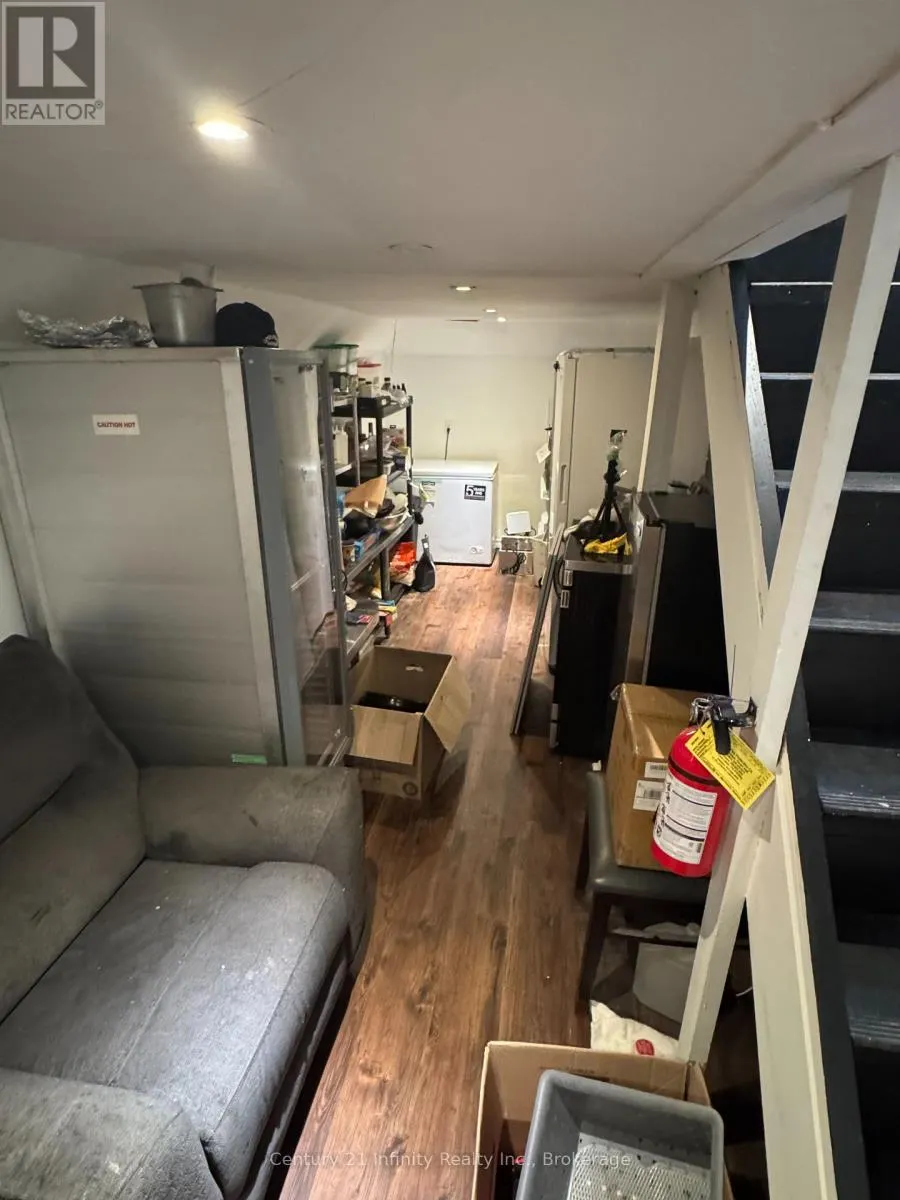 605 KINGSTON ROAD W