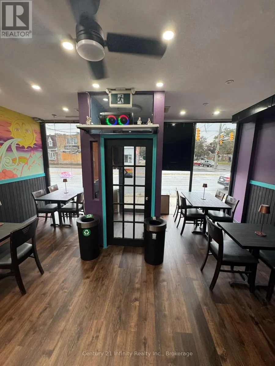 605 KINGSTON ROAD W