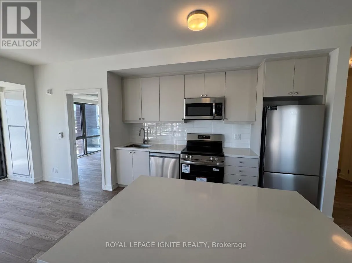 206 - 51 CLARINGTON BOULEVARD