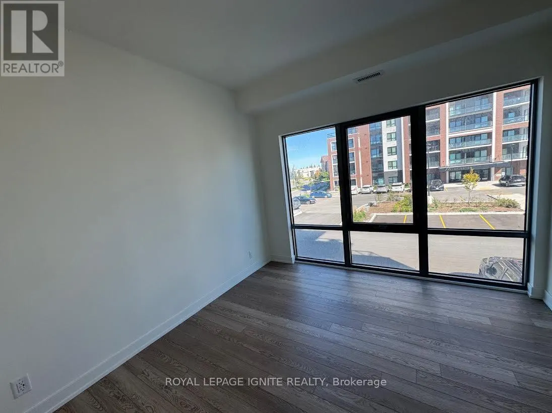 206 - 51 CLARINGTON BOULEVARD