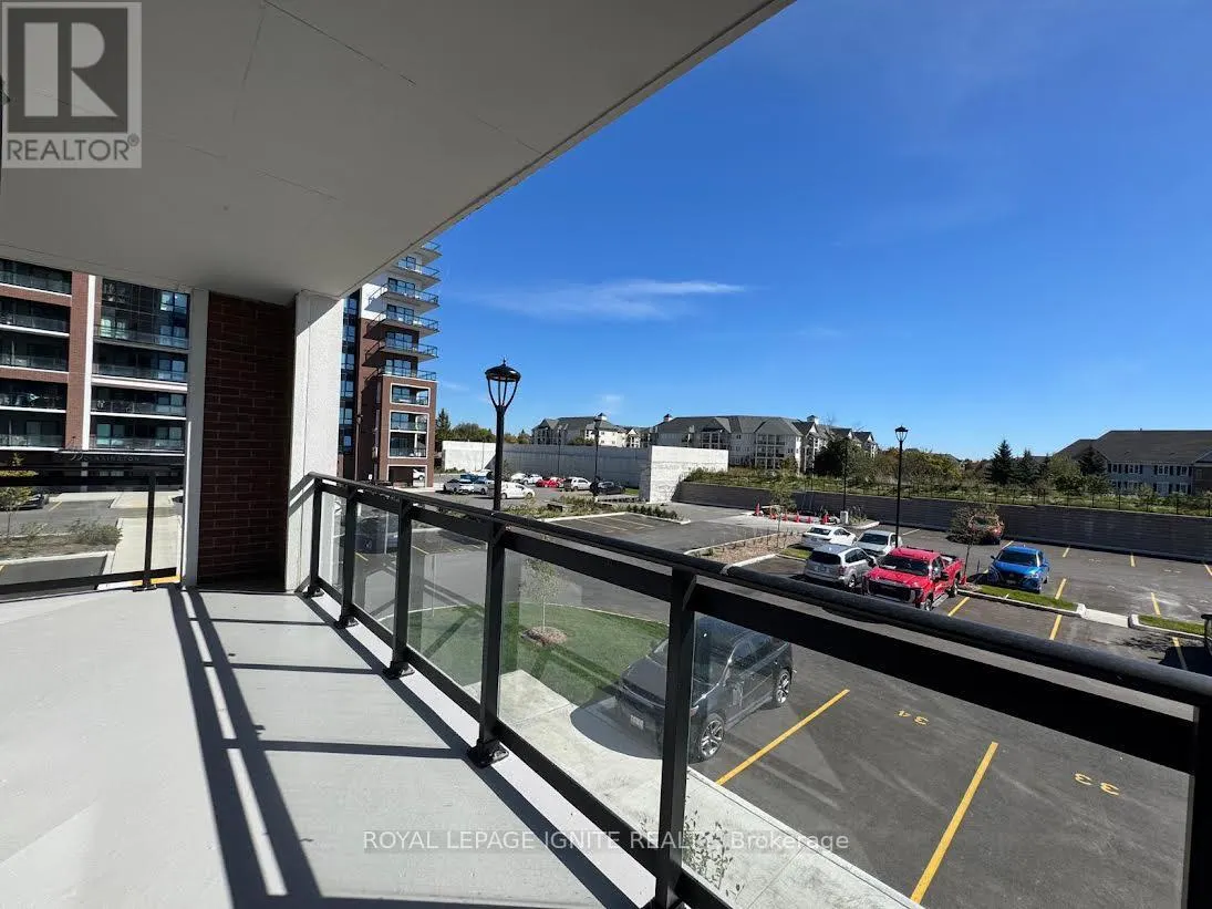 206 - 51 CLARINGTON BOULEVARD