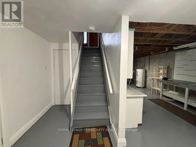 320 MYRTLE ROAD E