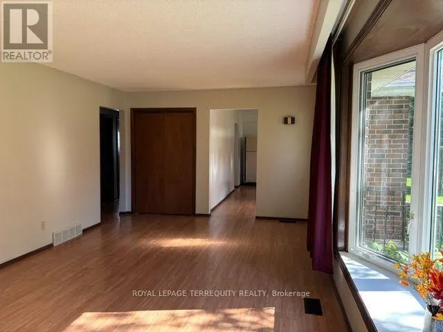 320 MYRTLE ROAD E
