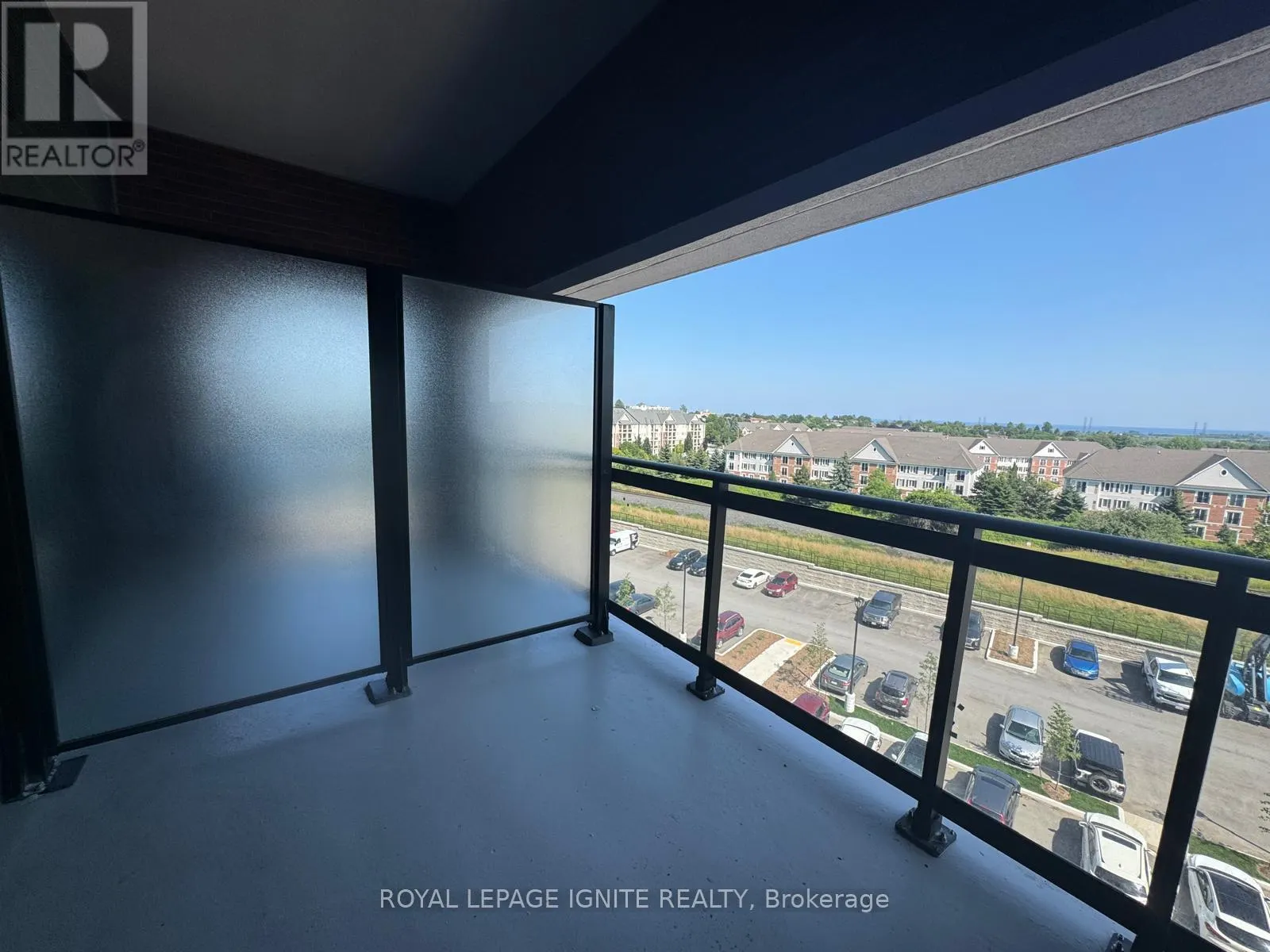 627 - 51 CLARINGTON BOULEVARD