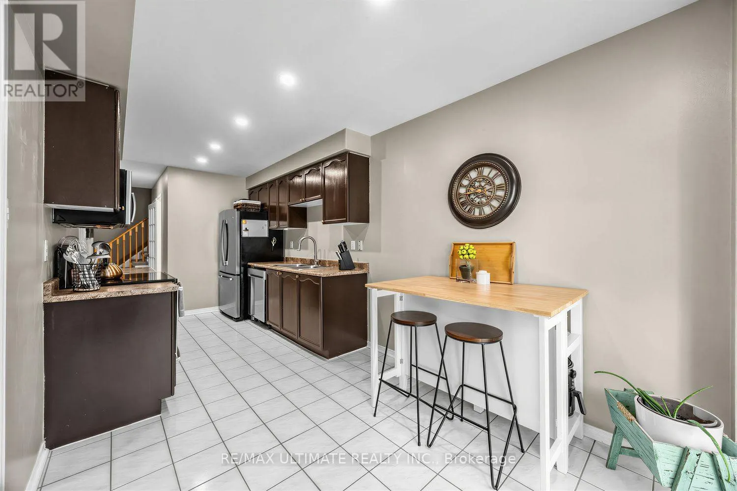 42 LANDERVILLE LANE
