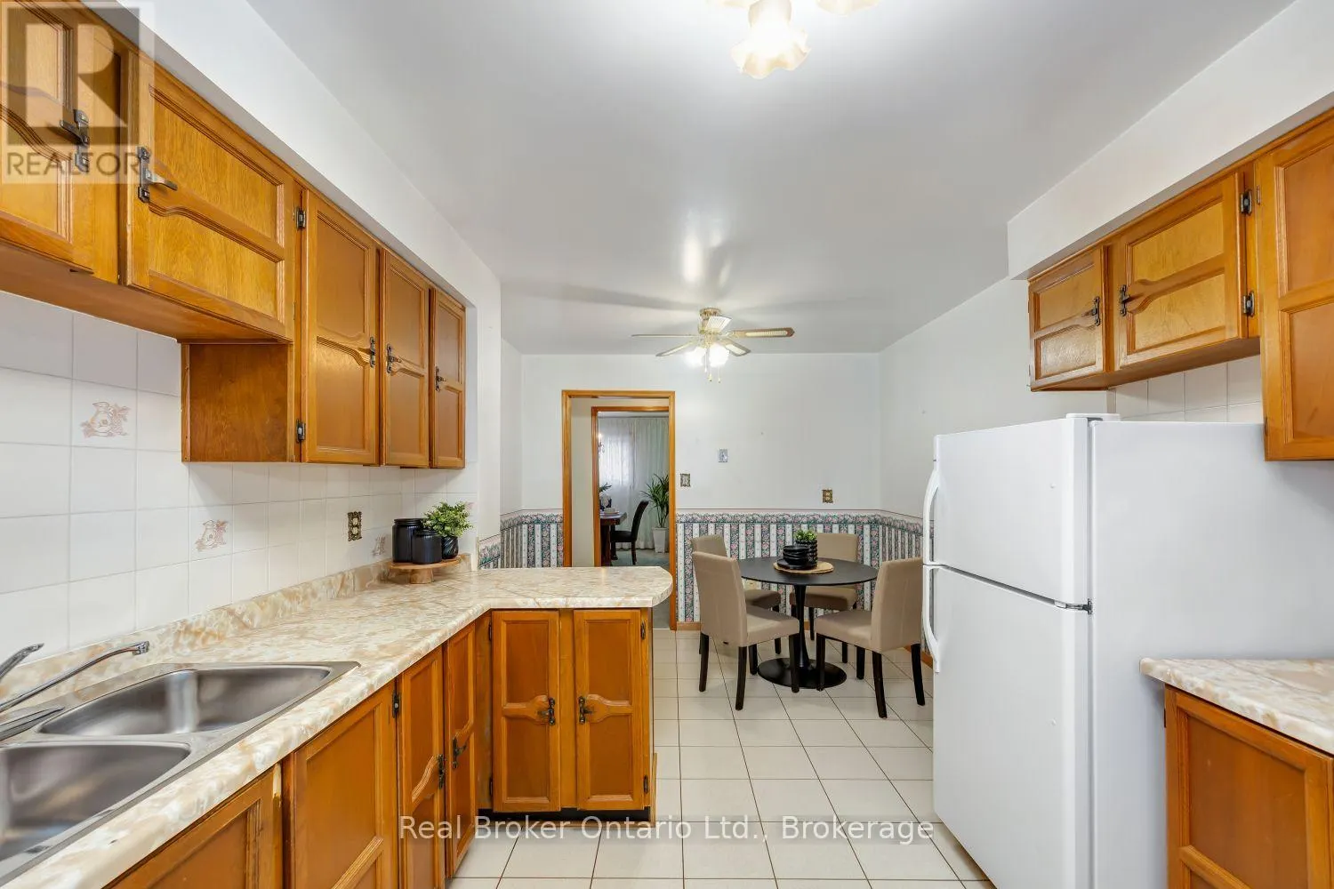 919 EXETER STREET