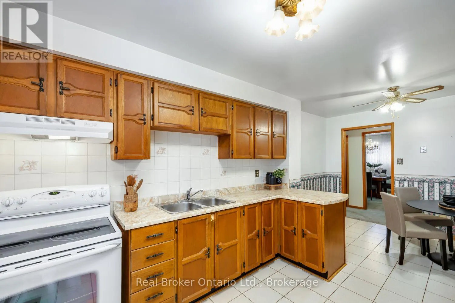 919 EXETER STREET