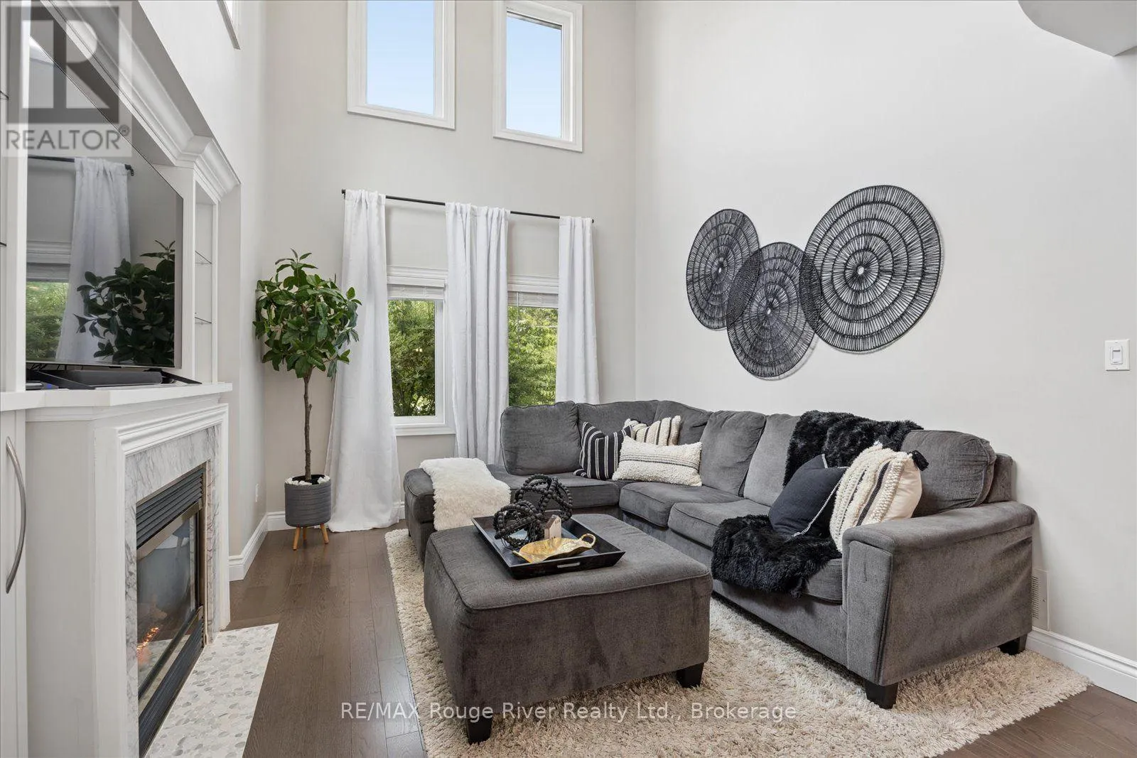10 WINDBREAK CRESCENT