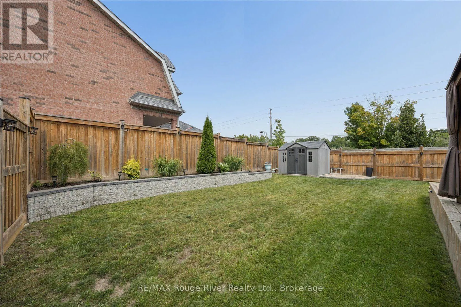 10 WINDBREAK CRESCENT