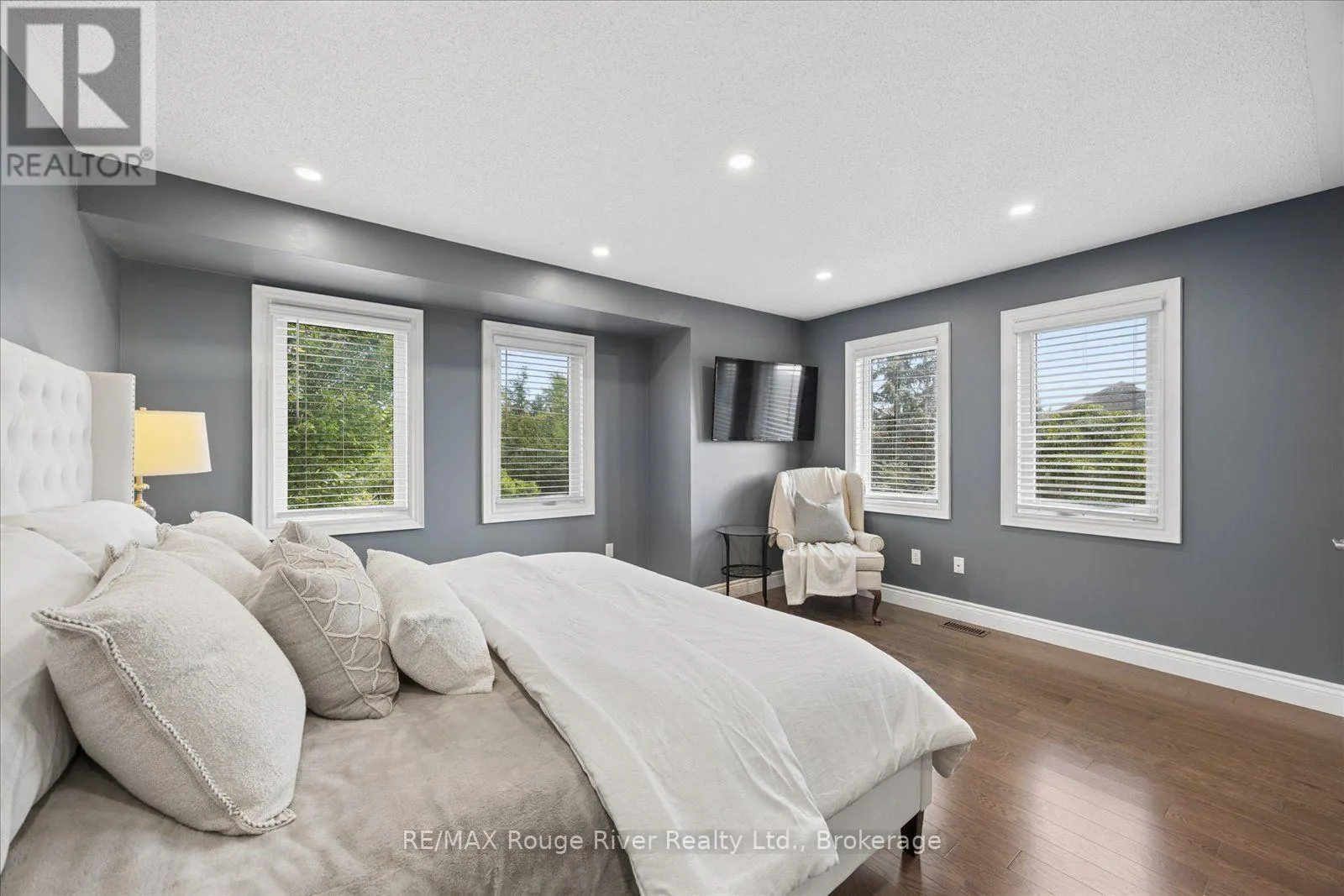 10 WINDBREAK CRESCENT