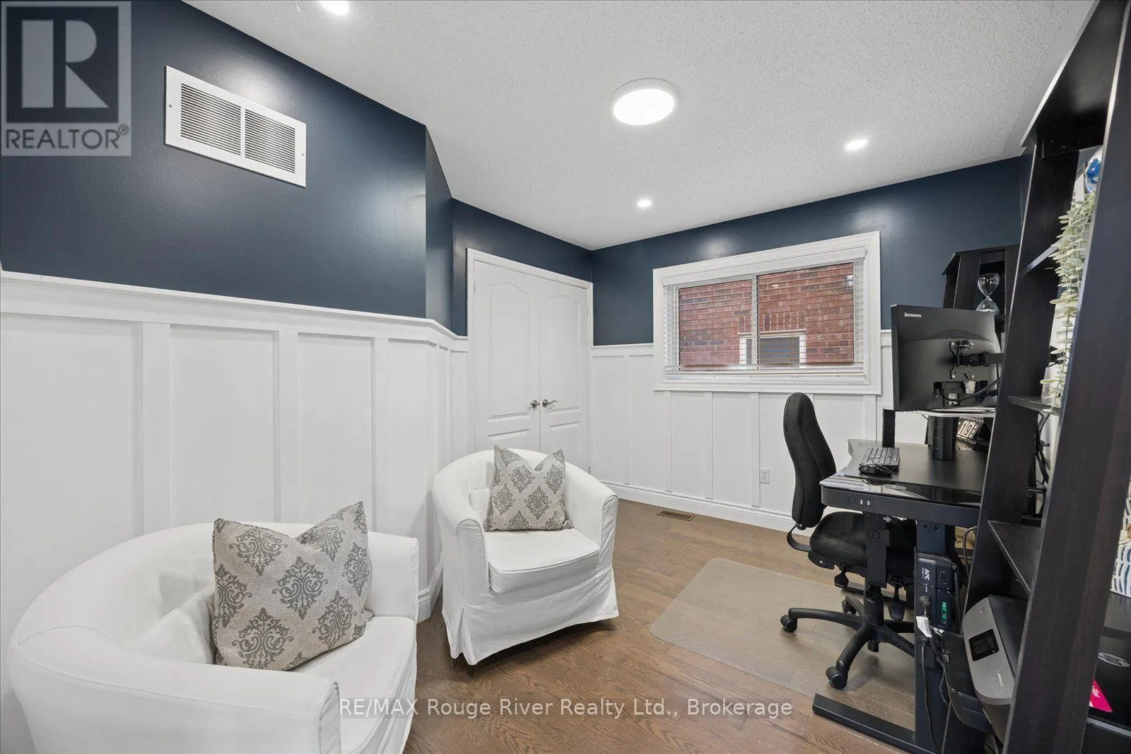 10 WINDBREAK CRESCENT