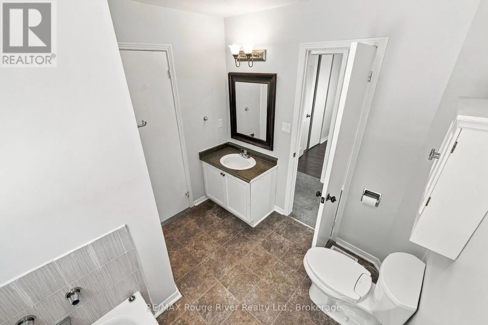 95 B CONCESSION STREET E