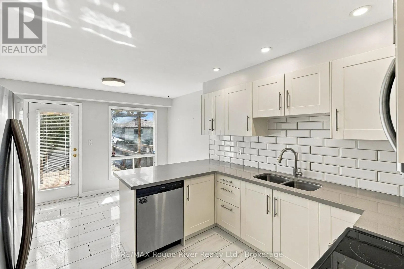 95 B CONCESSION STREET E