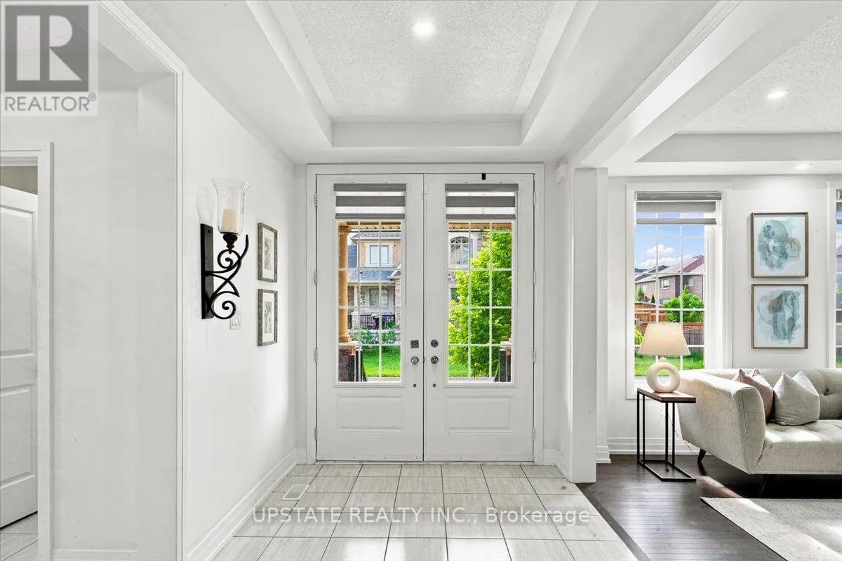 18 BLENHEIM CIRCLE