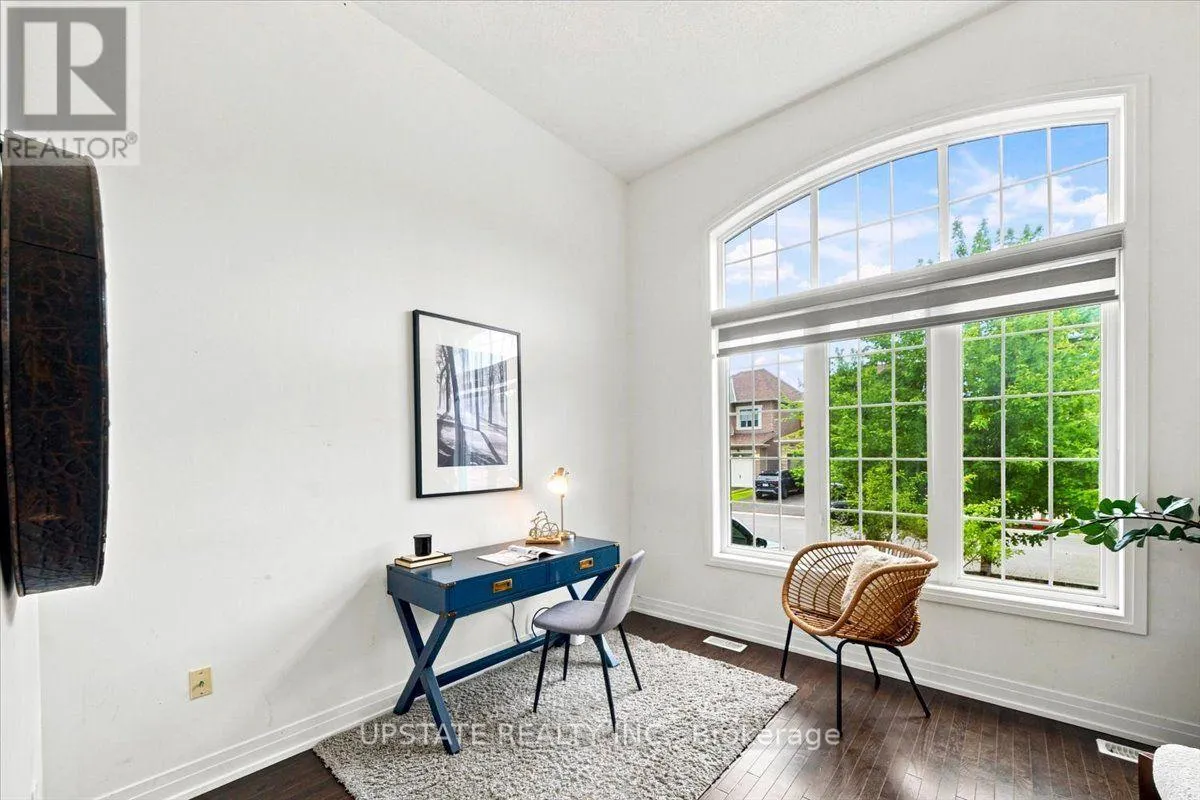 18 BLENHEIM CIRCLE
