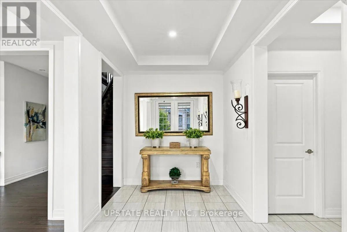 18 BLENHEIM CIRCLE