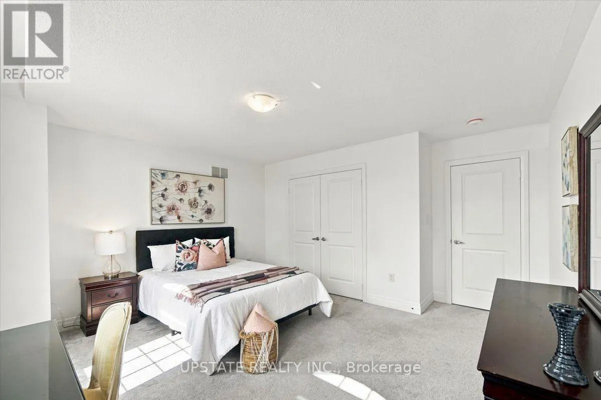 18 BLENHEIM CIRCLE