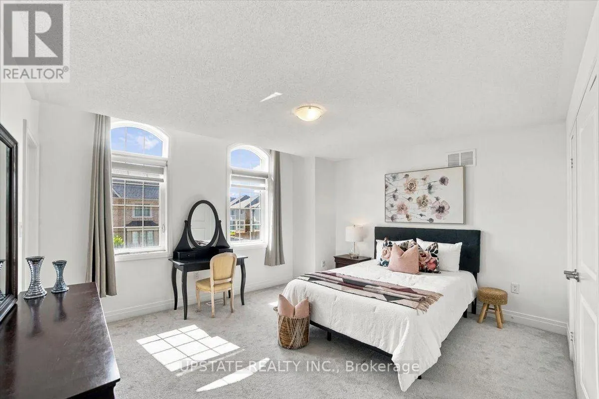 18 BLENHEIM CIRCLE
