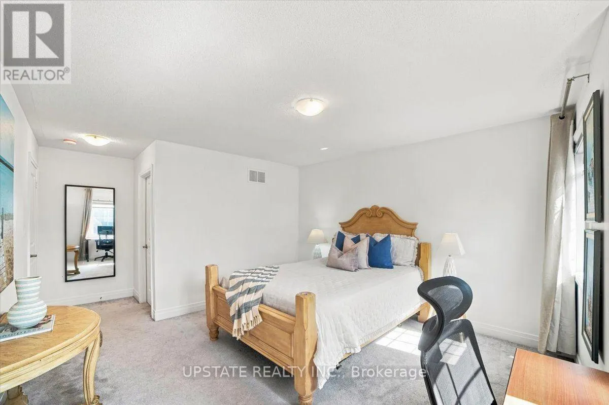 18 BLENHEIM CIRCLE