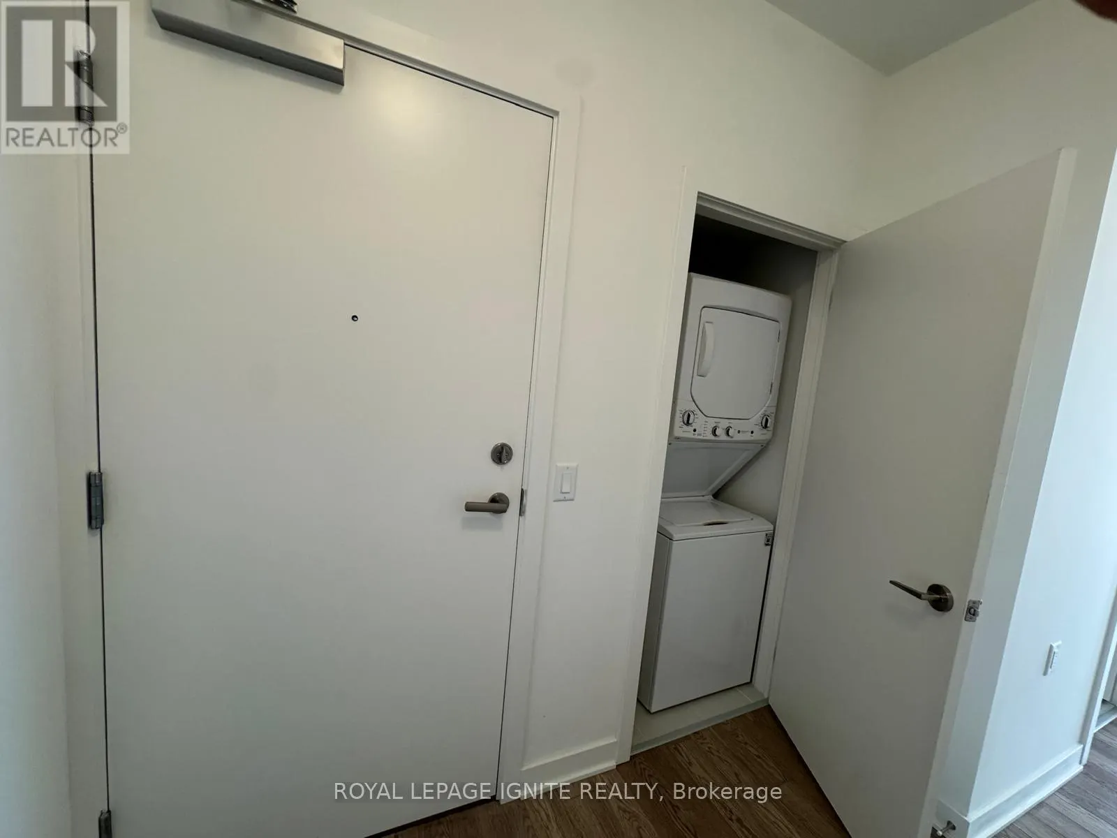 521 - 51 CLARINGTON BOULEVARD