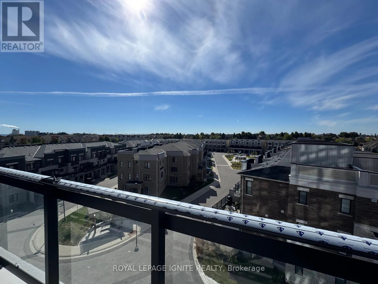 521 - 51 CLARINGTON BOULEVARD