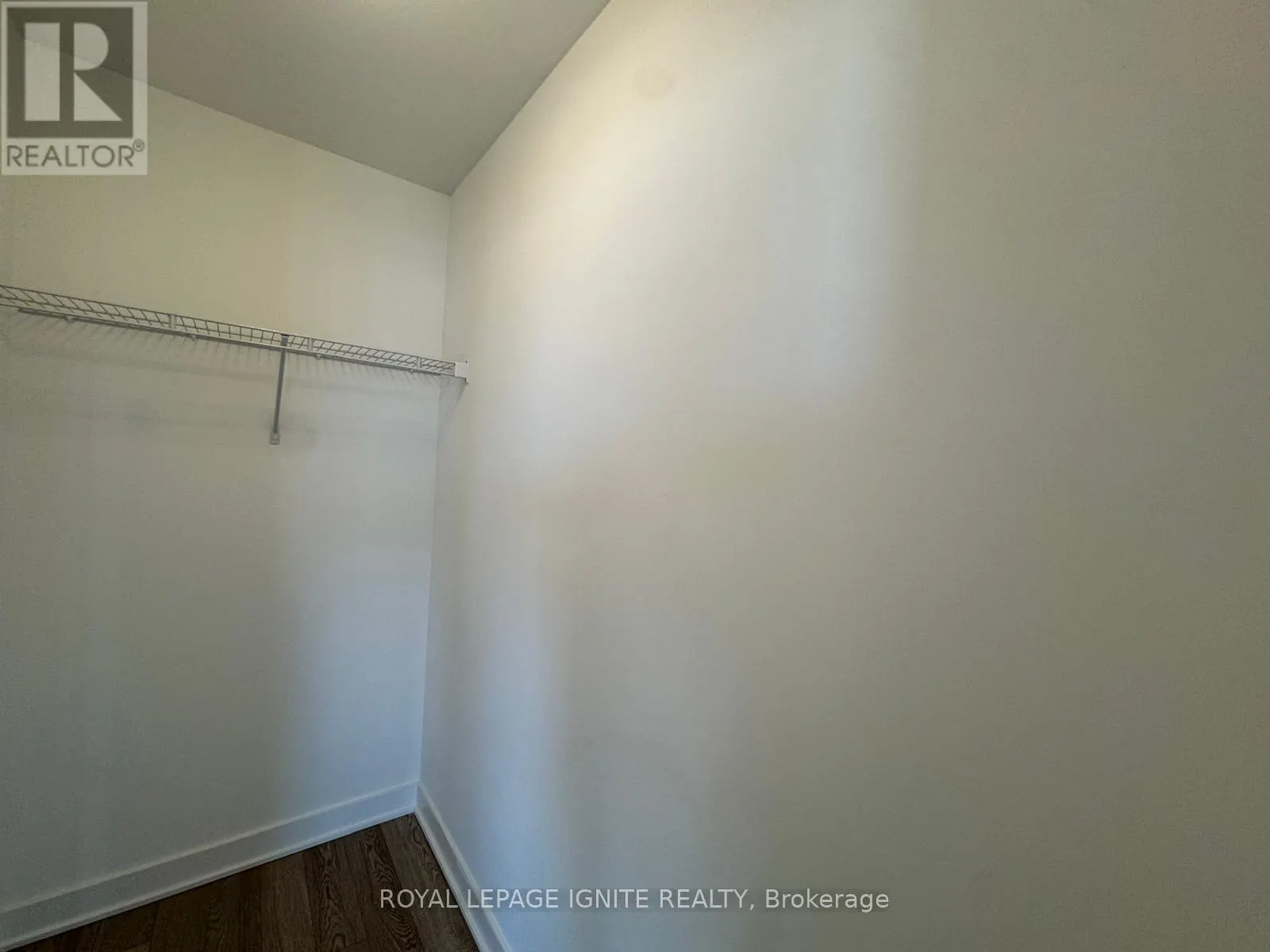 521 - 51 CLARINGTON BOULEVARD