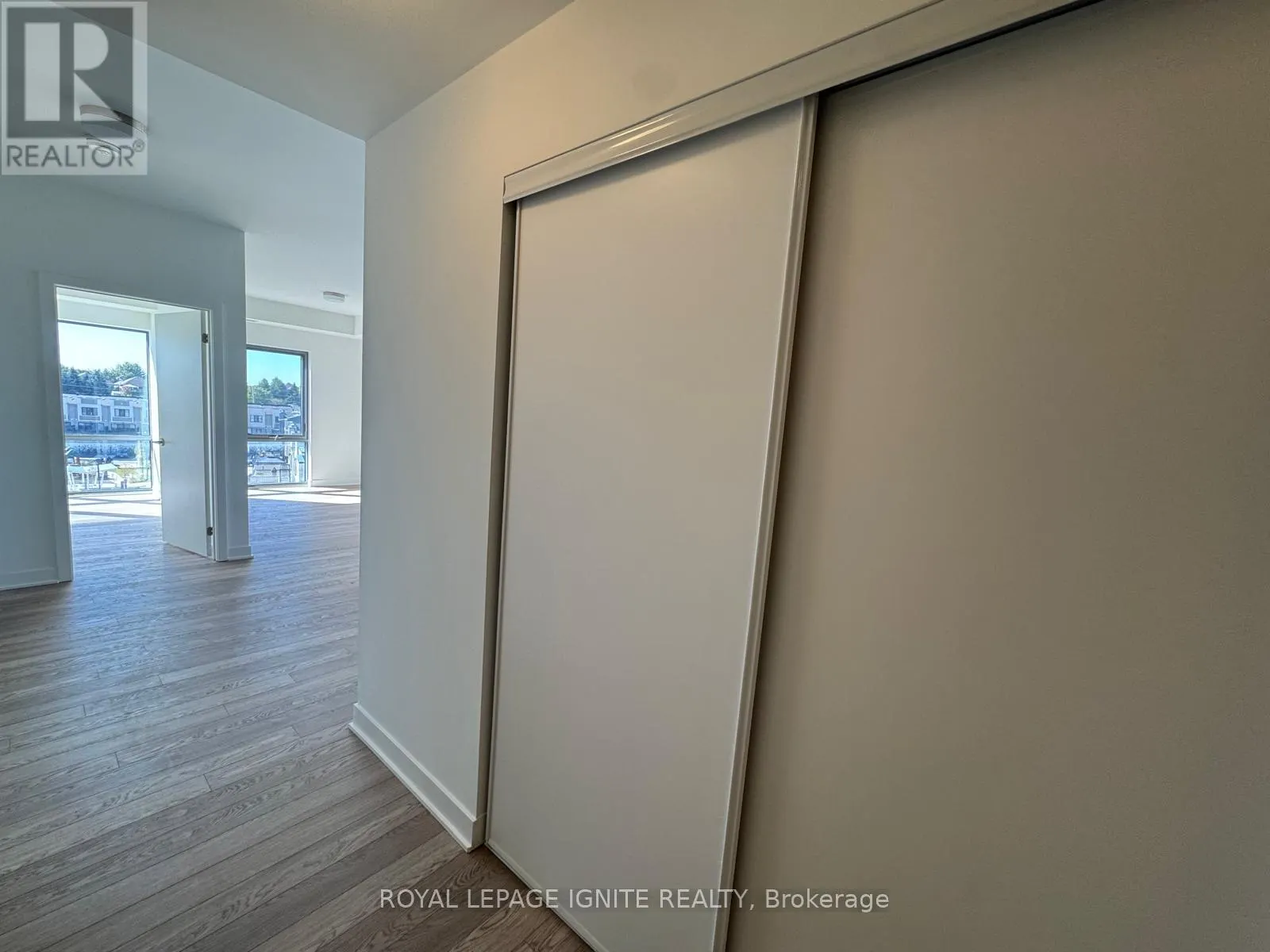 521 - 51 CLARINGTON BOULEVARD