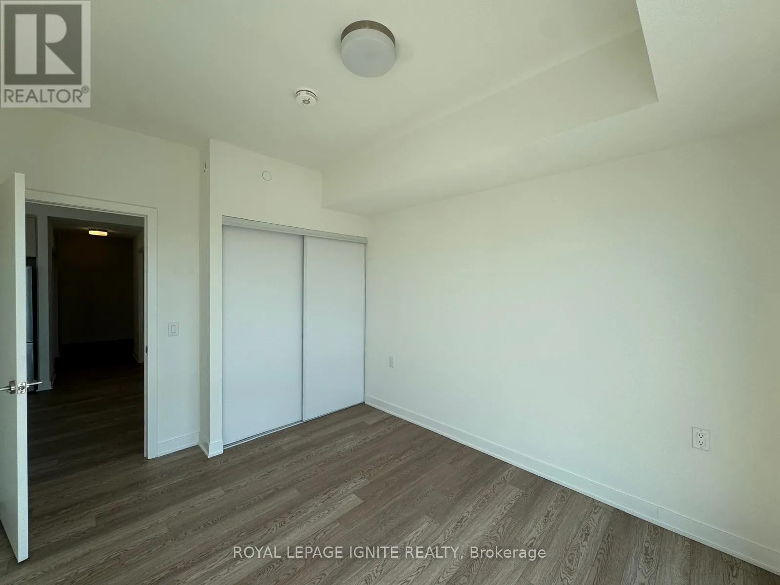 521 - 51 CLARINGTON BOULEVARD