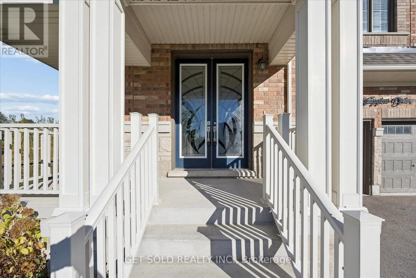 34 HUGGINS DRIVE