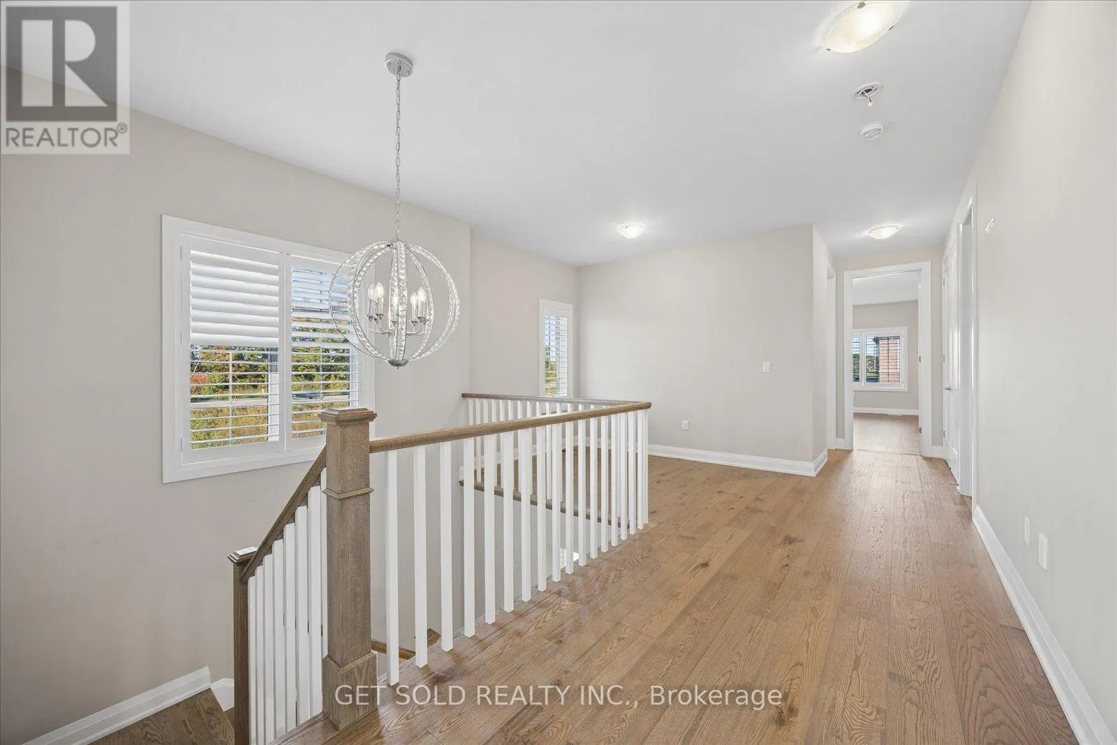 34 HUGGINS DRIVE