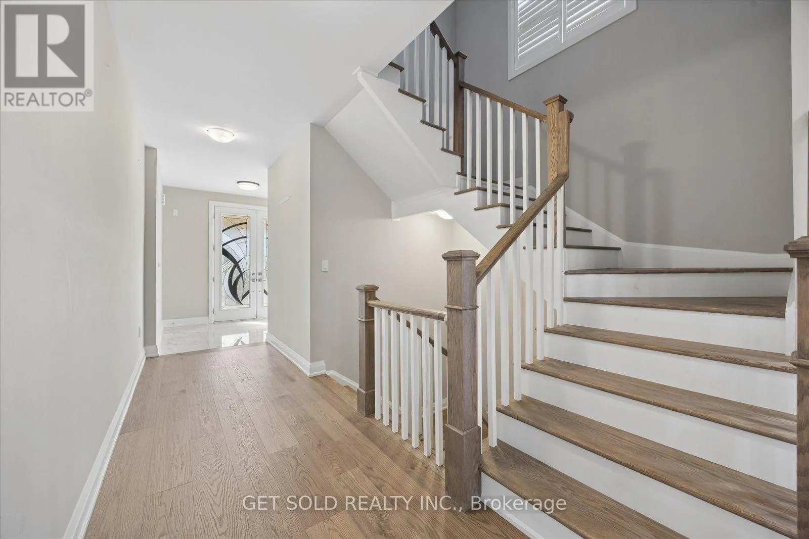 34 HUGGINS DRIVE