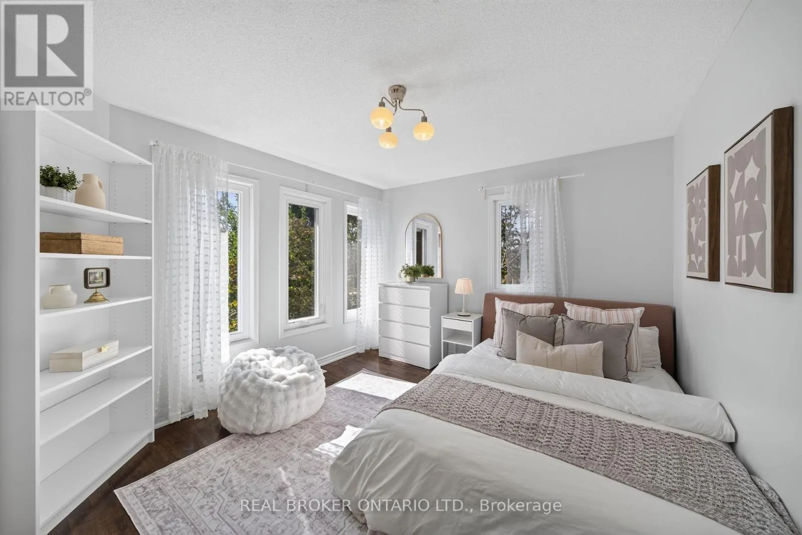 63 ERIC CLARKE DRIVE