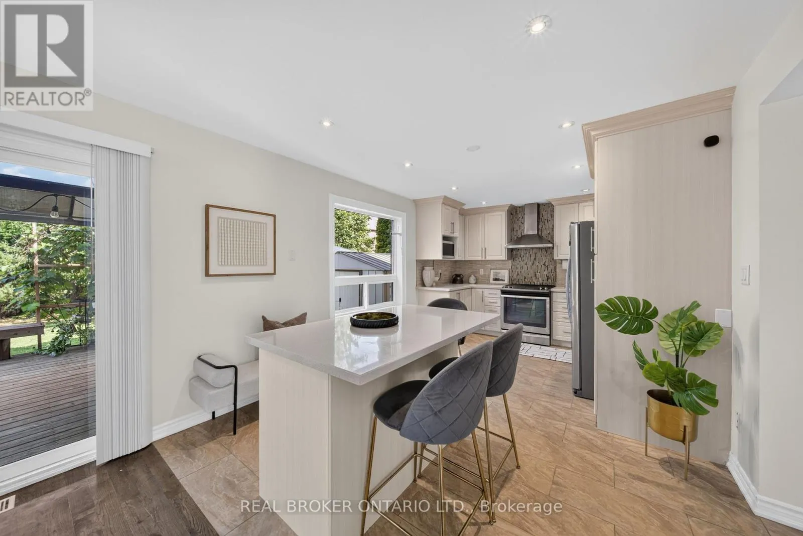 63 ERIC CLARKE DRIVE