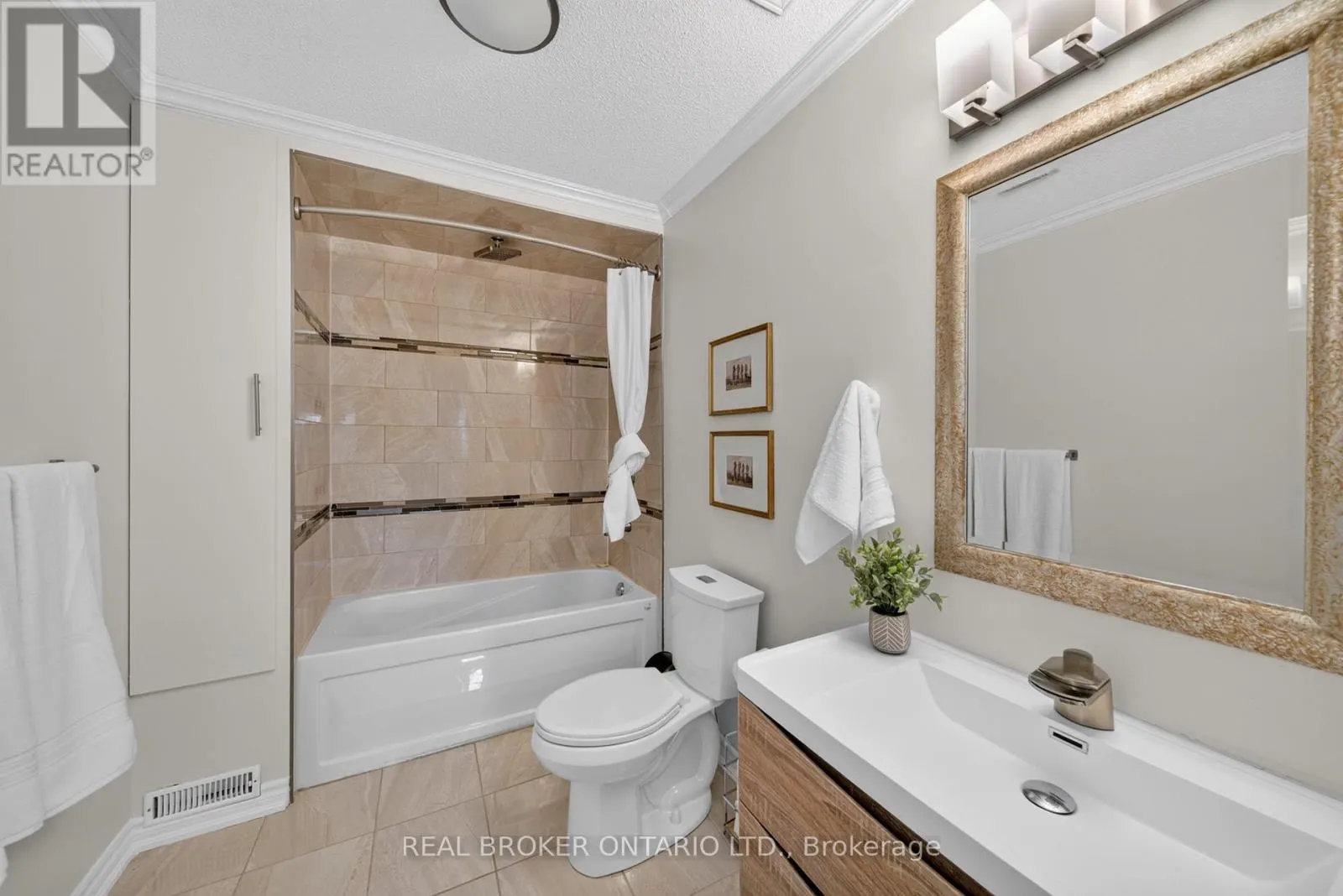 63 ERIC CLARKE DRIVE