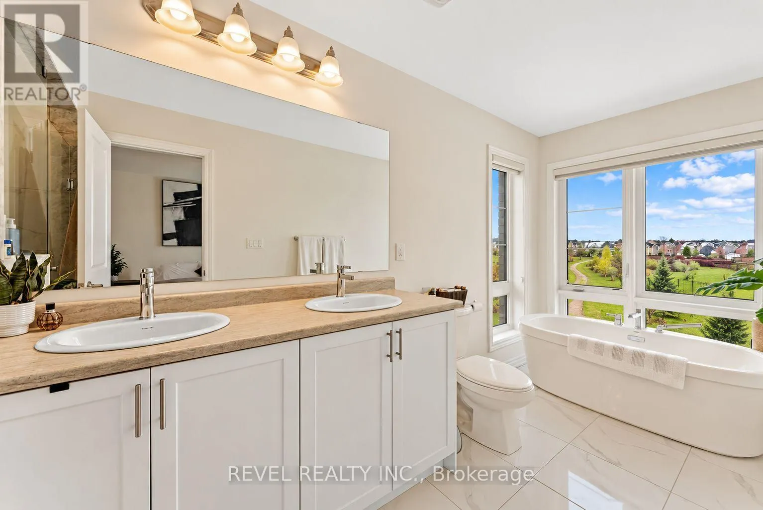 25 LAKE TRAIL WAY