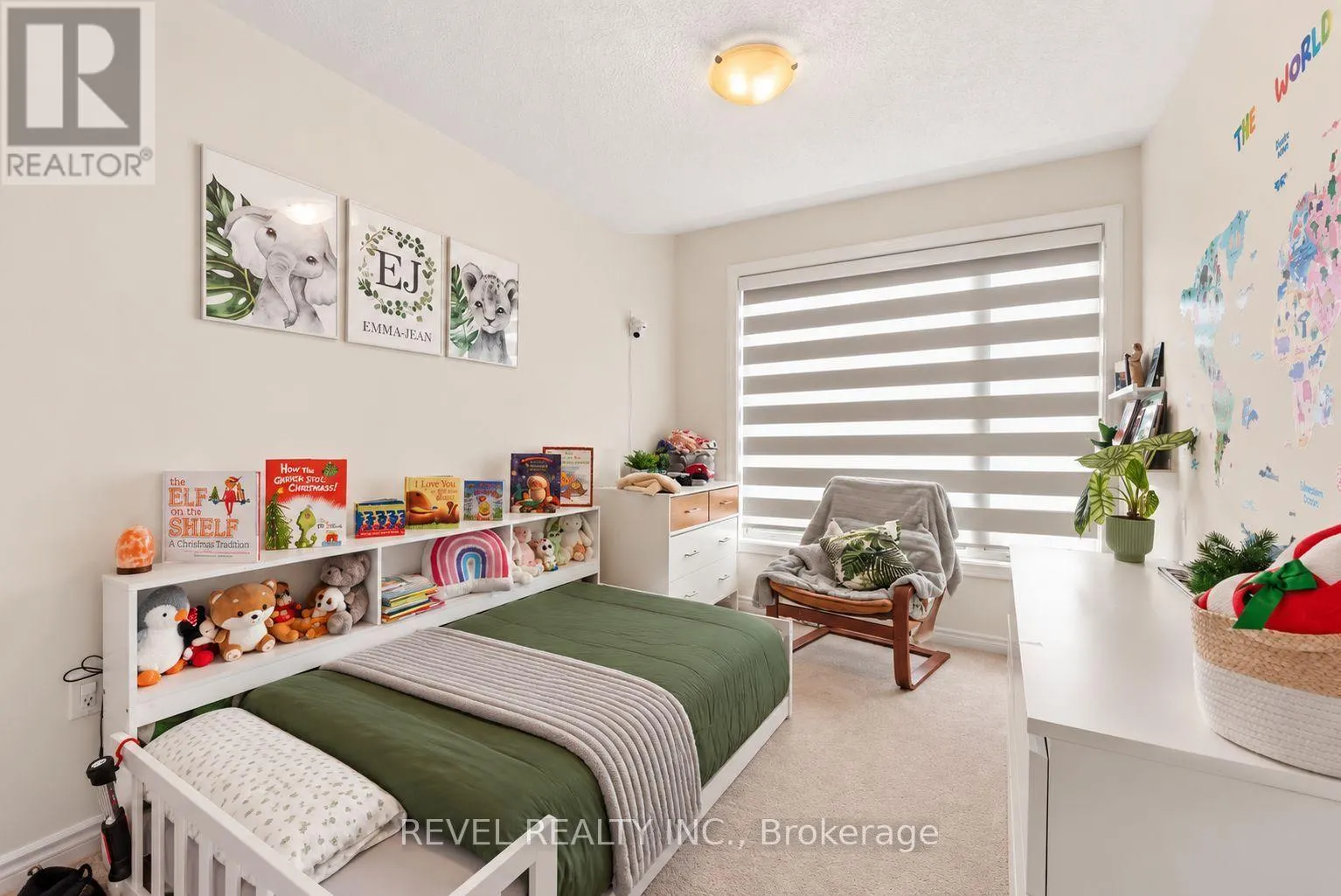 25 LAKE TRAIL WAY