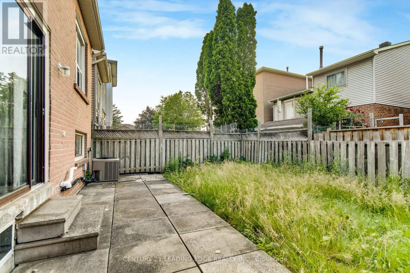 5 KIMBERCROFT COURT