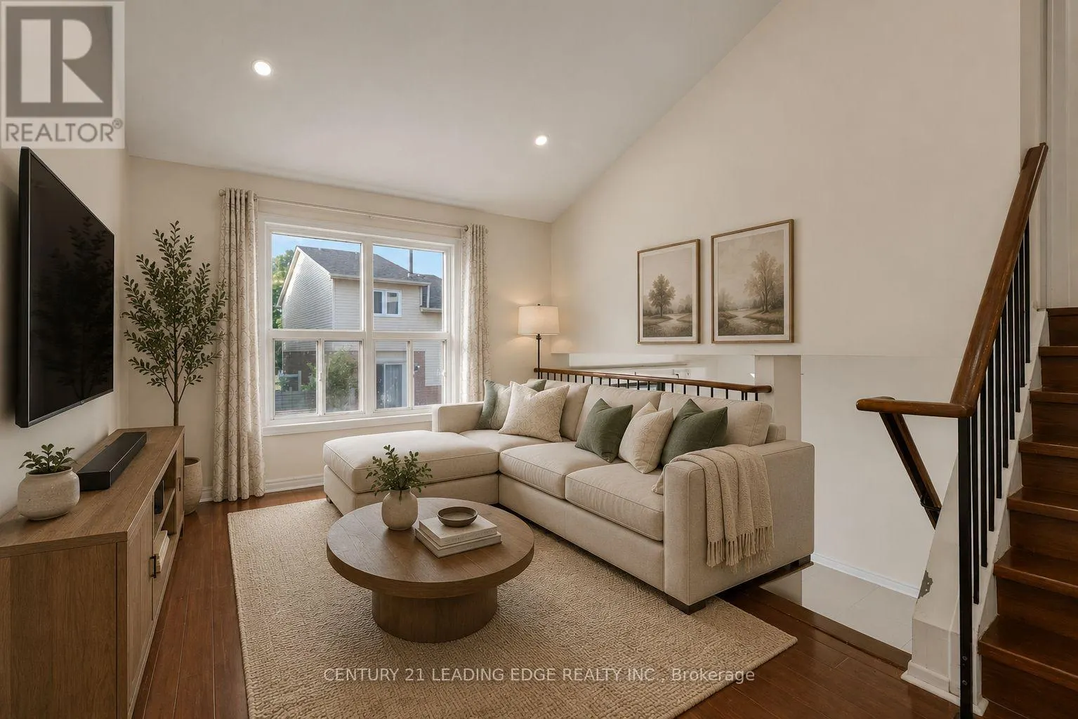 5 KIMBERCROFT COURT