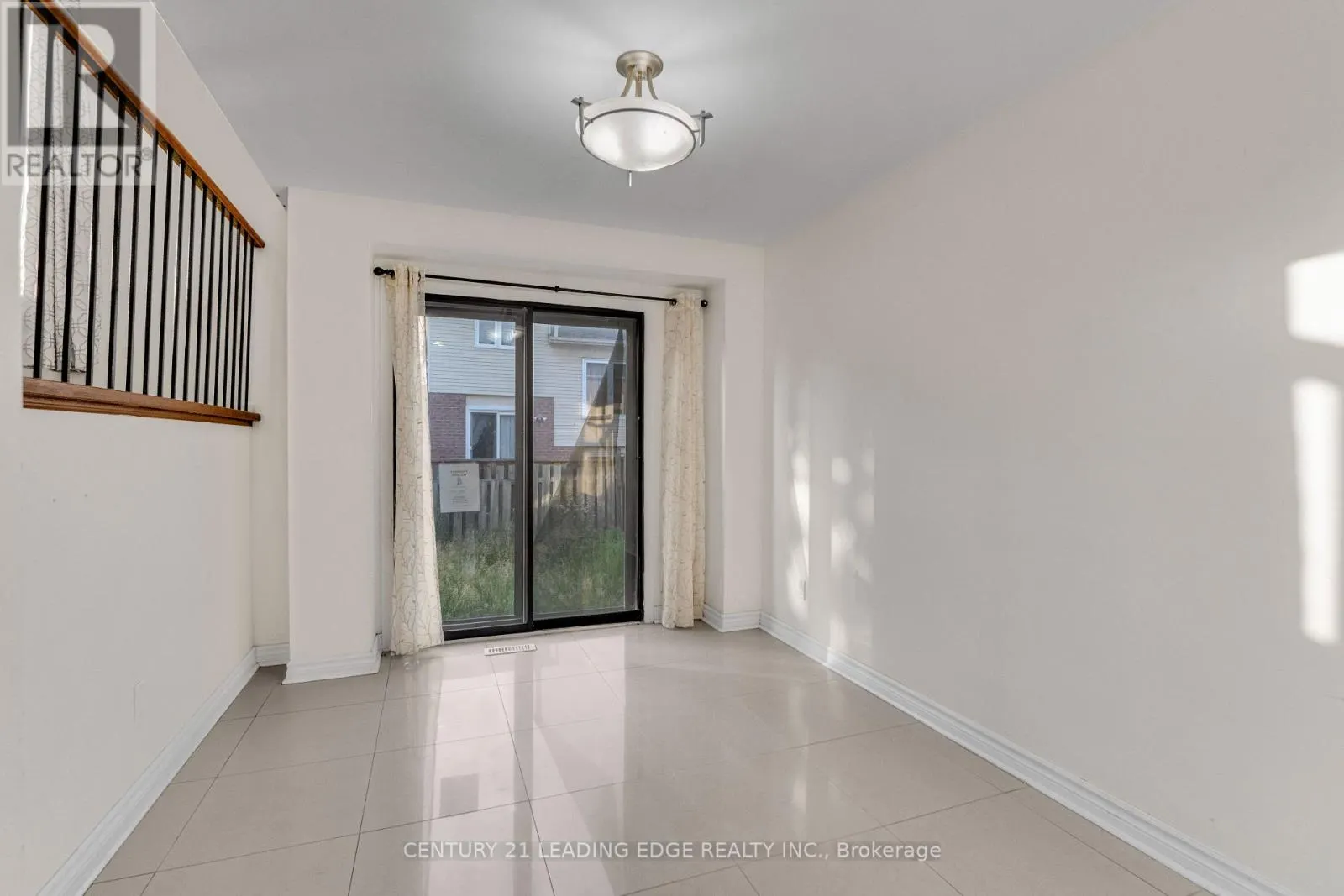 5 KIMBERCROFT COURT