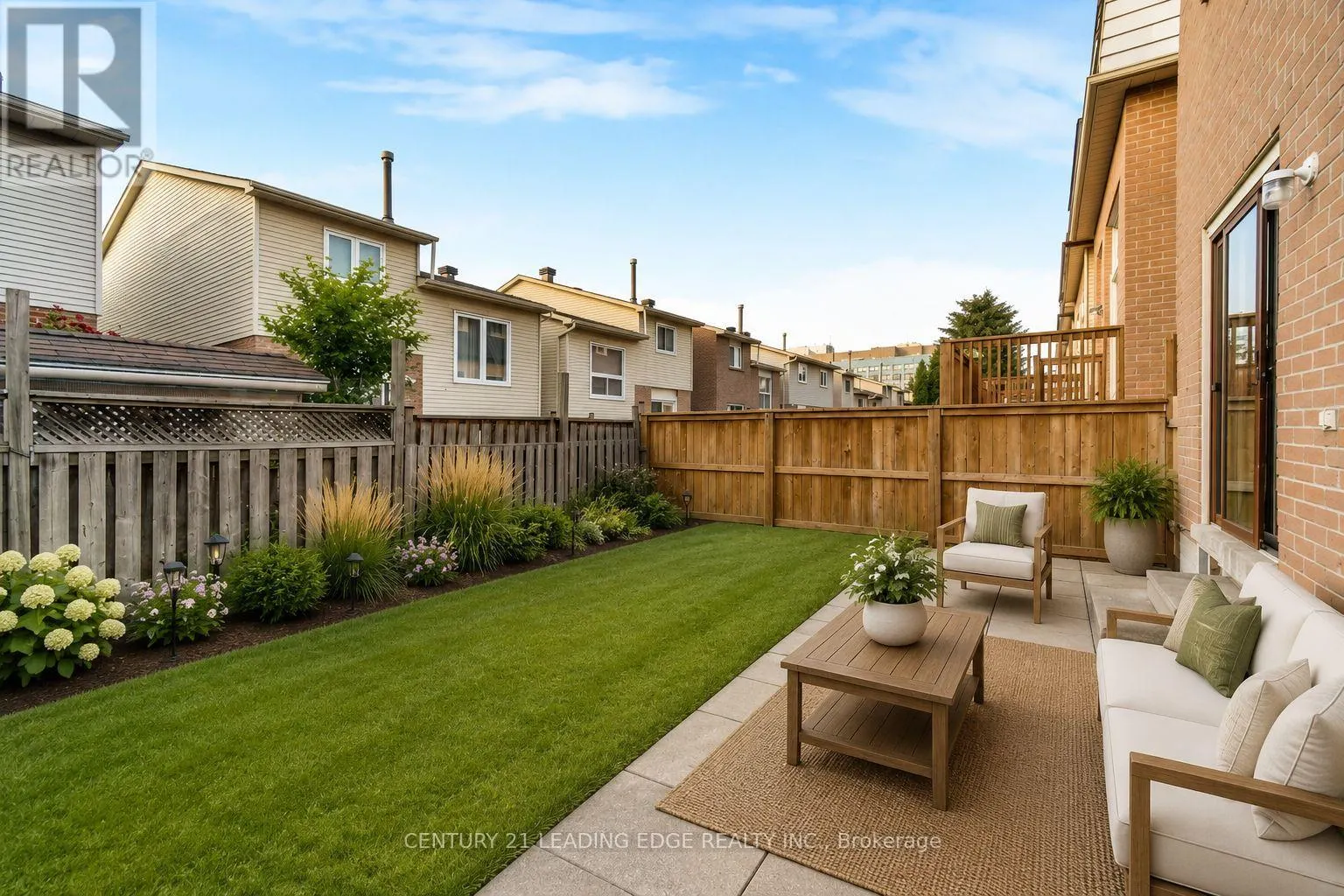 5 KIMBERCROFT COURT