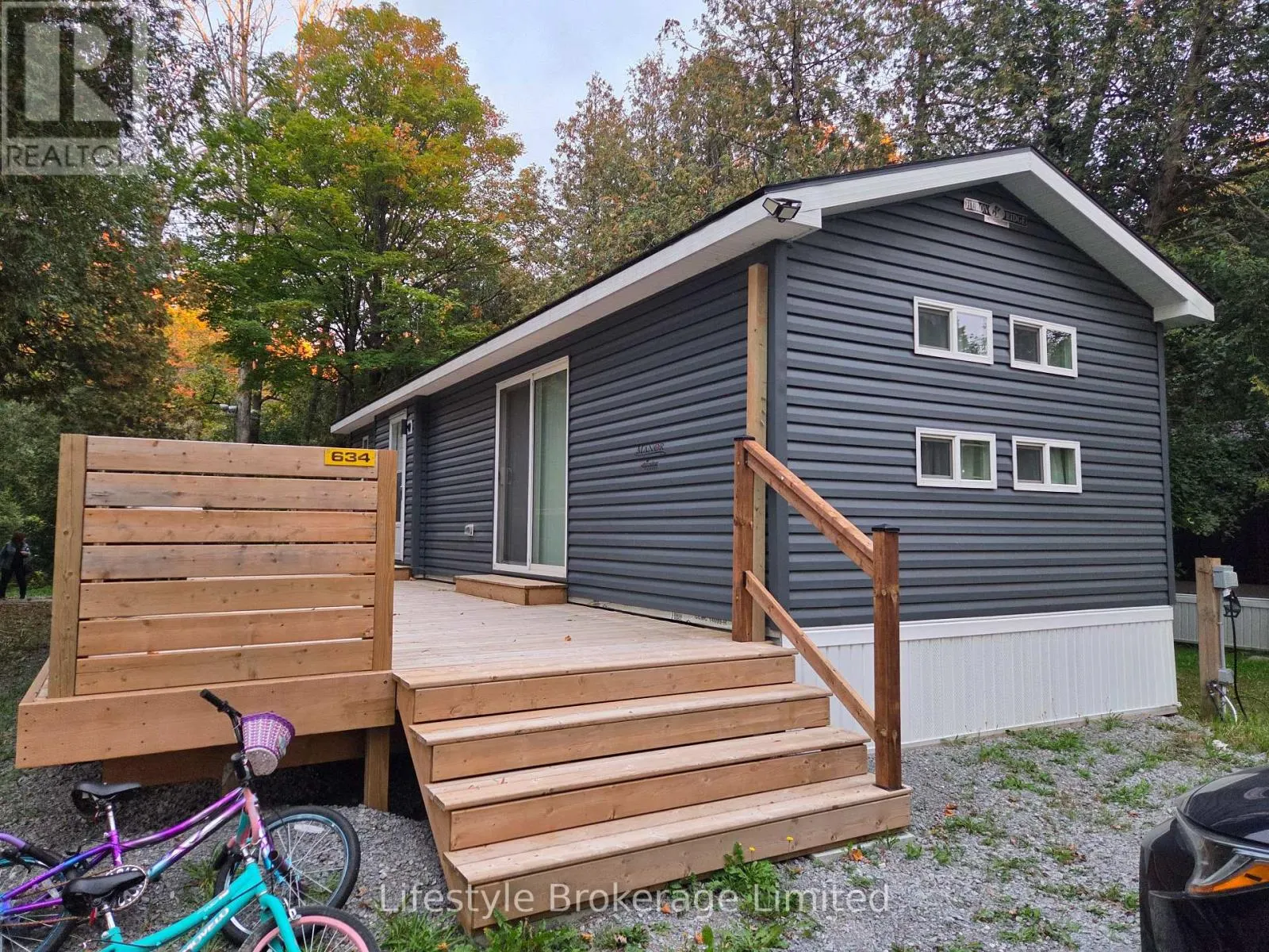 634 BLUEBERRY LANE