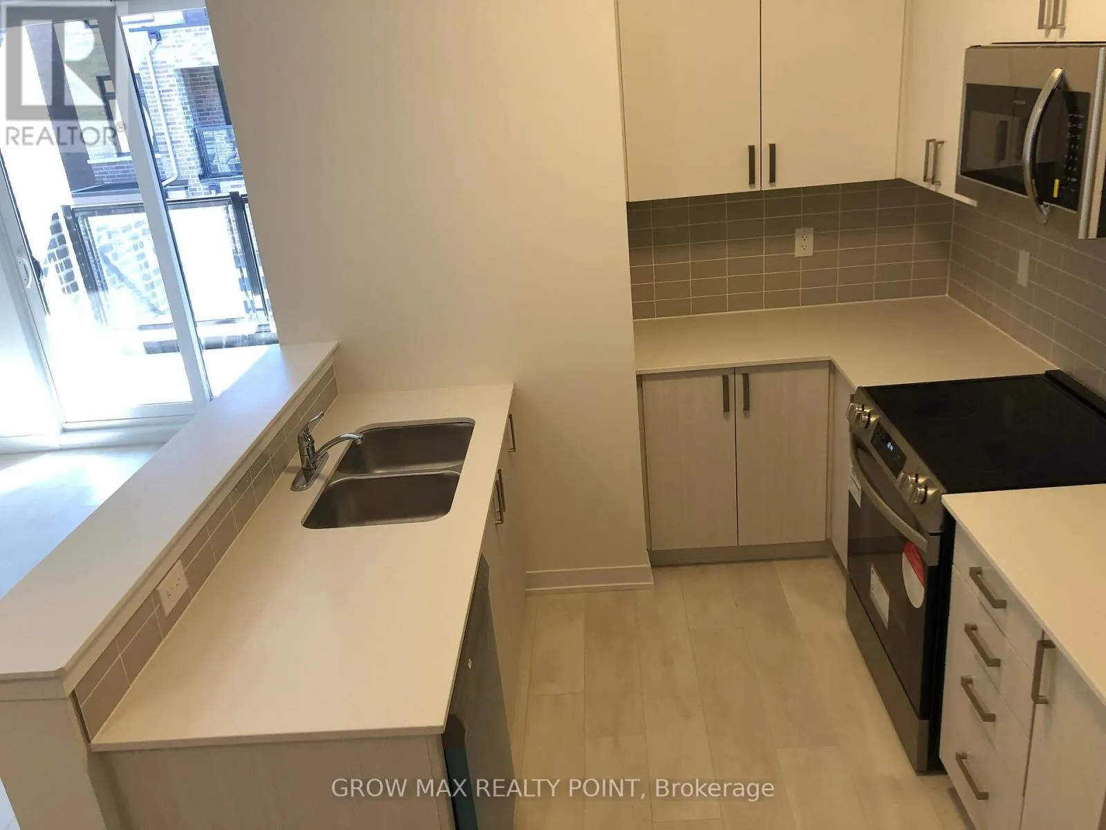 1506 - 1865 PICKERING PARKWAY