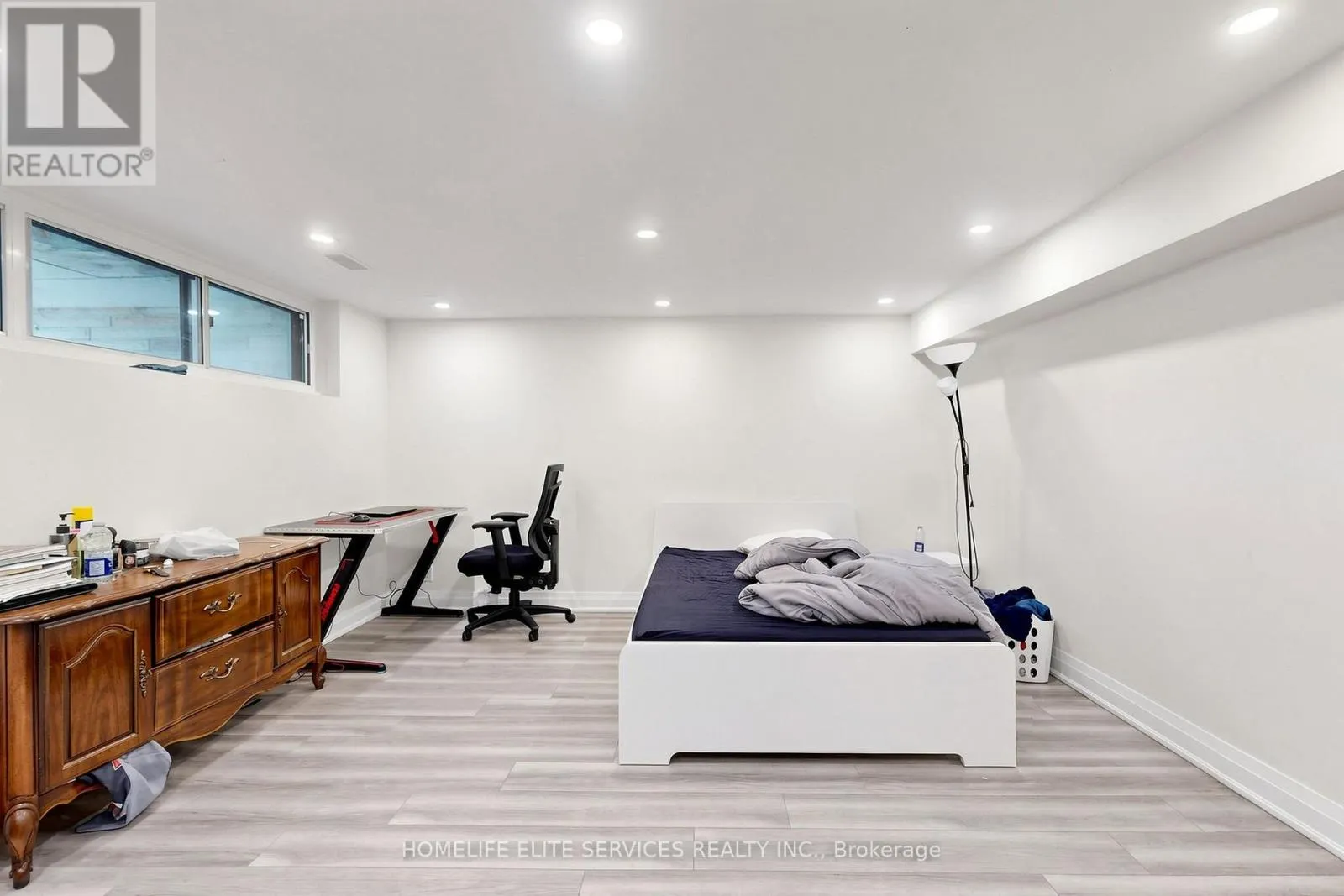 76 GOODERHAM DRIVE