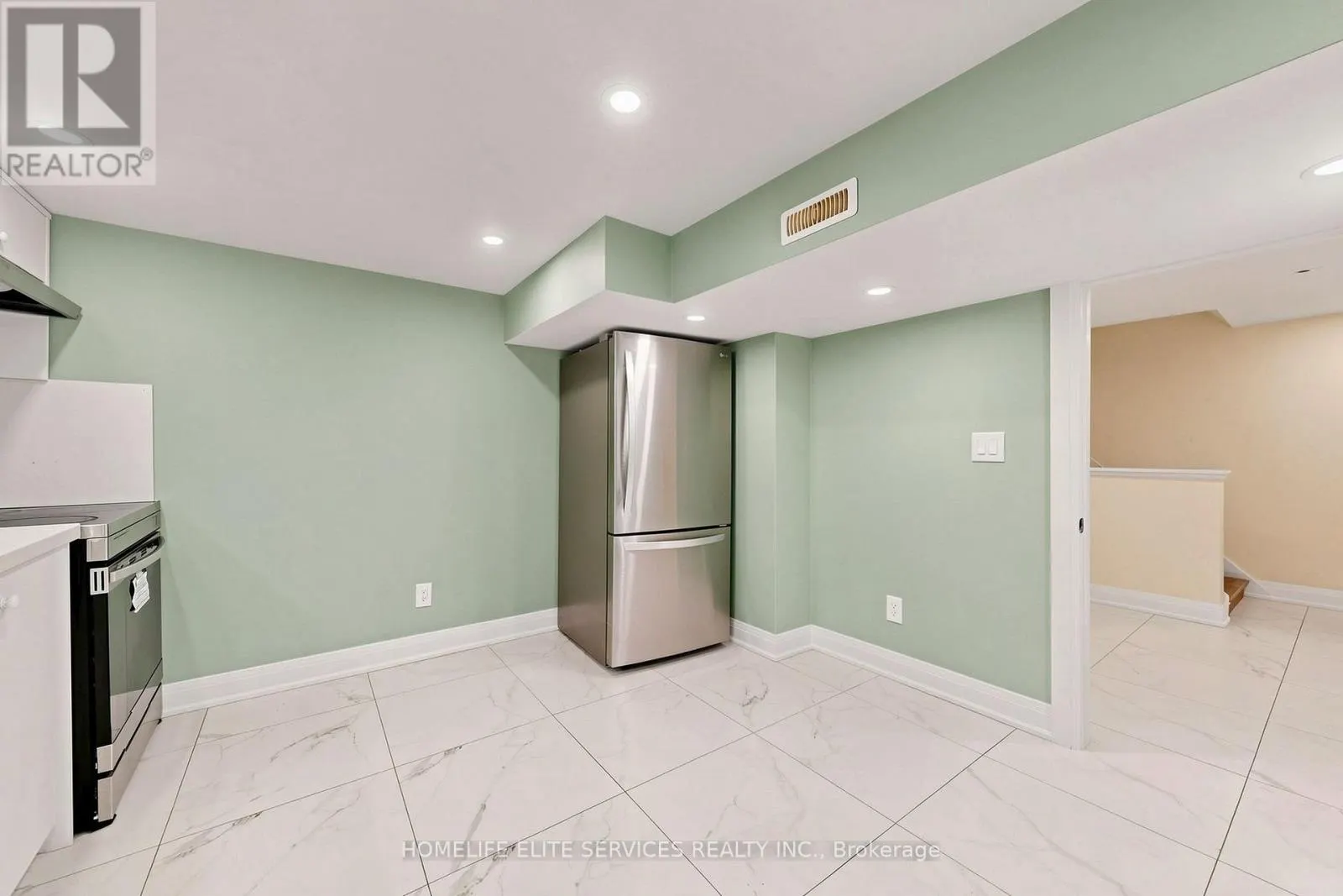 76 GOODERHAM DRIVE