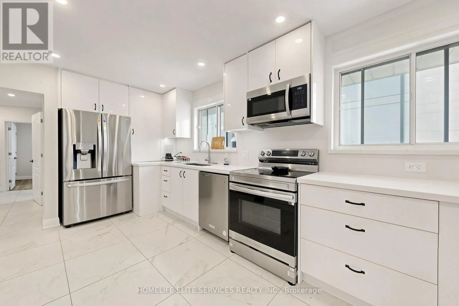 76 GOODERHAM DRIVE