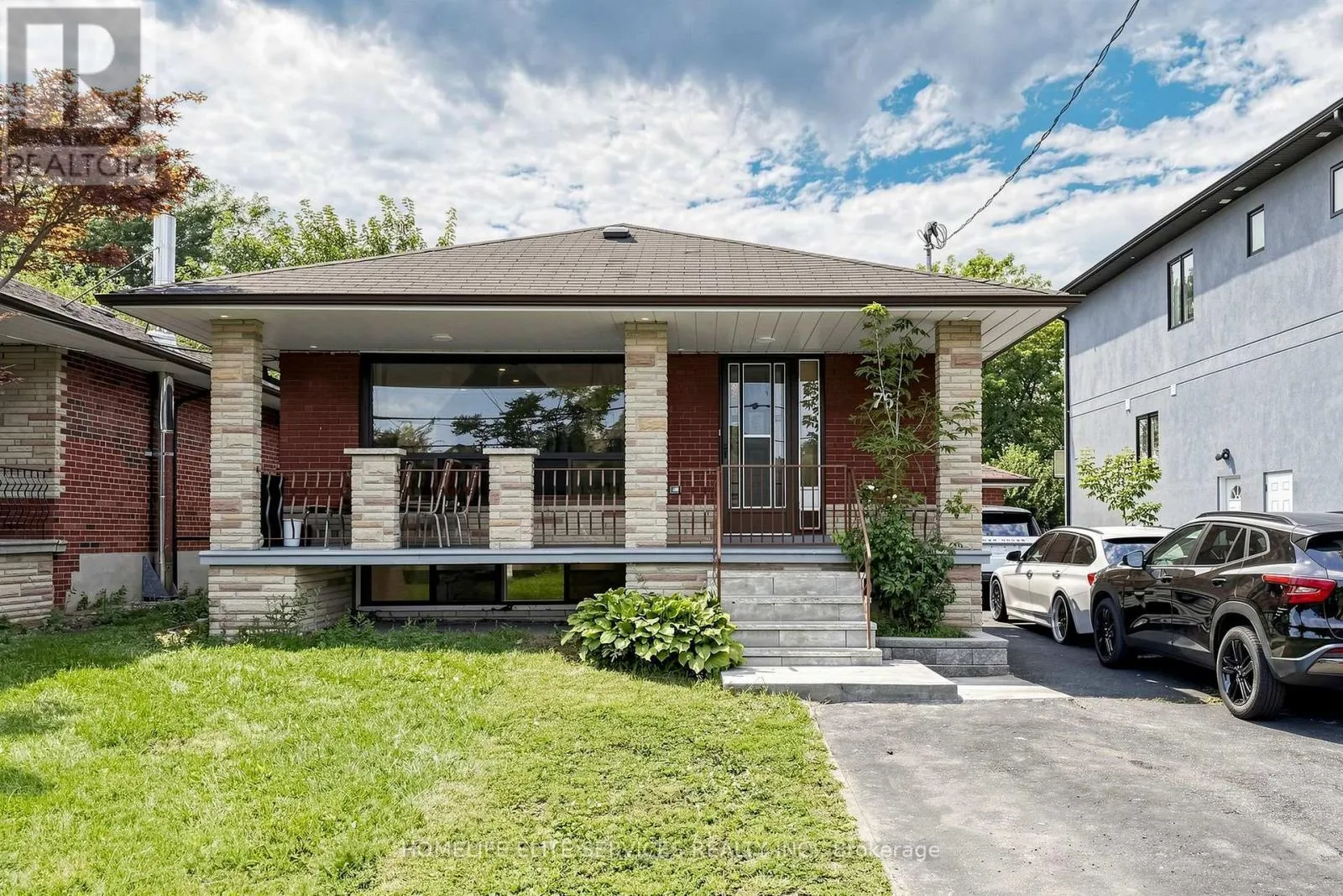 76 GOODERHAM DRIVE