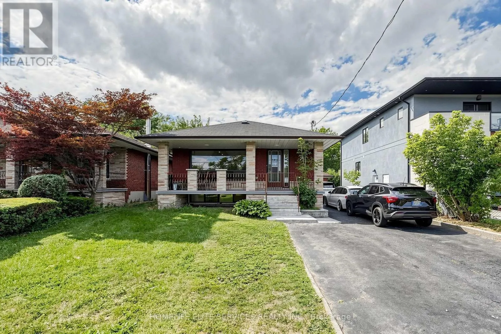 76 GOODERHAM DRIVE